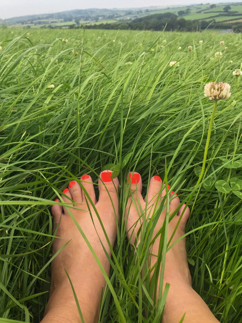 5 Simple Grounding Techniques When You're Feeling Overwhelmed